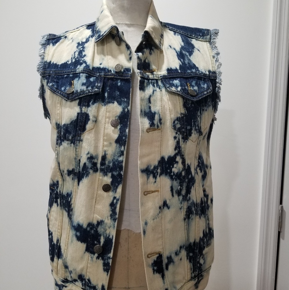 Urban Outfitters - Acid Washed Denim Vest